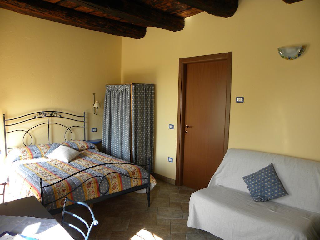 Agriturismo Fano'S Farm Suno Номер фото